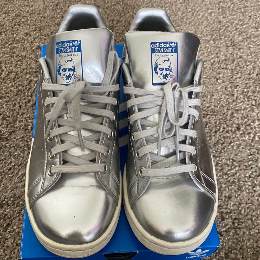 Adidas Sneakers